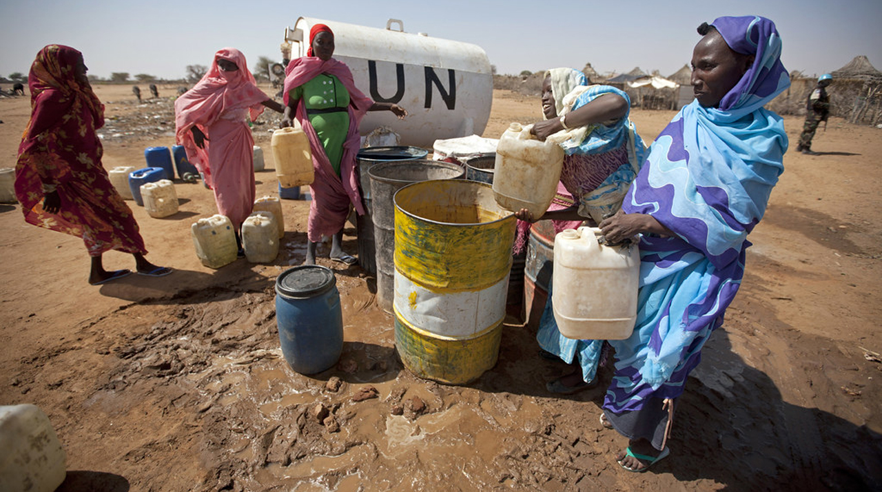 "UN Provides Water to Community of Displaced in South Darfur" by United Nations Photo is licensed under CC BY-NC-ND 2.0.