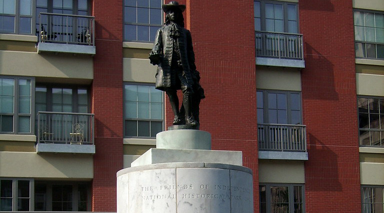 "Statue of William Penn - Philadelphia" by Reading Tom is licensed under CC BY 2.0.